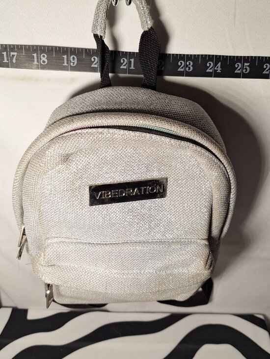 Vibedration Hydration Backpack w/o bladder X-Small Size  Off-White w/silver Used main image 16